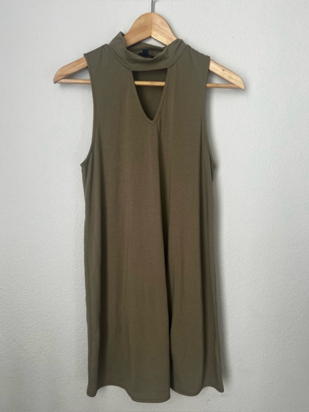 Aeropostale A-Line Swing Dress Army Khaki Green Sleeveless V-Neck Choker Size M